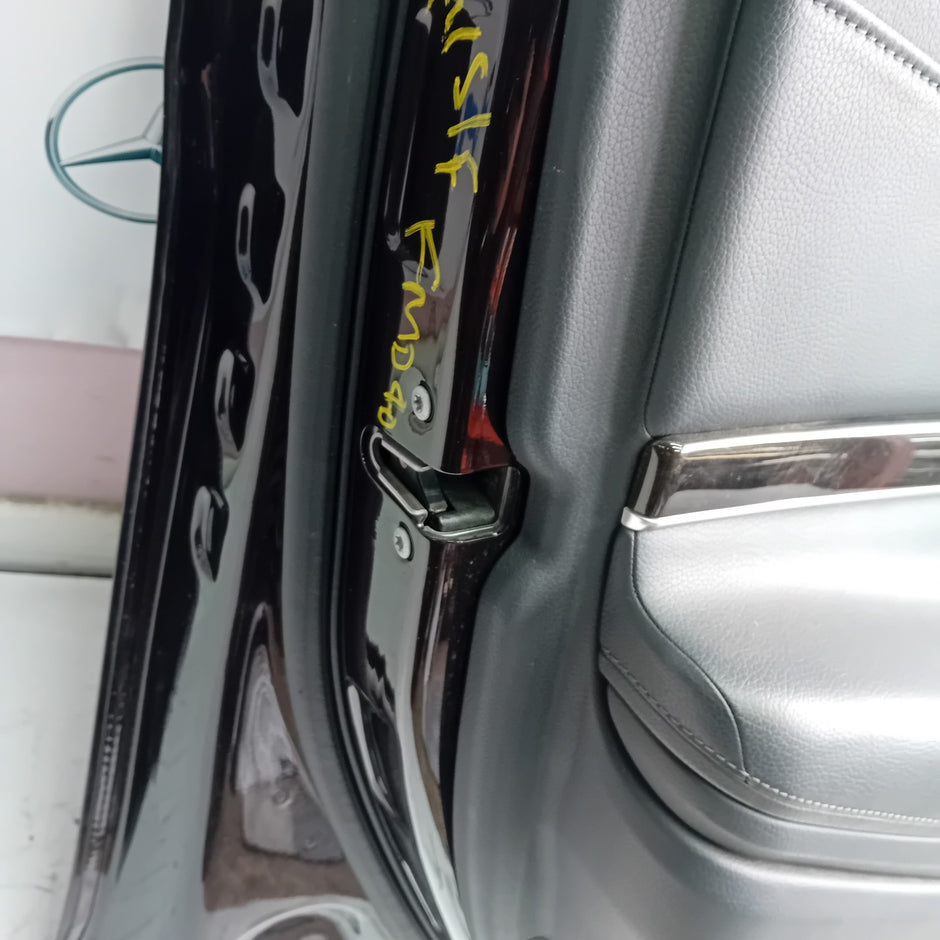 MERCEDES BENZ S-CLASS W222 PASSENGER SIDE FRONT DOOR N/S/F COMPLETE BROWN FMD40