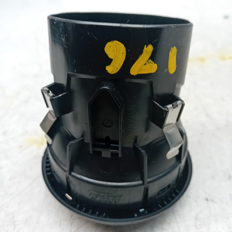 MERCEDES BENZ A-CLASS W176 DASHBOARD AIR VENT 2015 A1768300354 FM001510