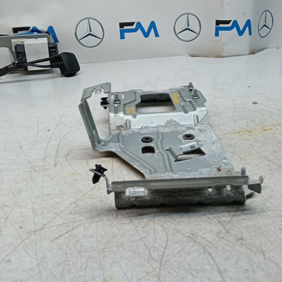 MERCEDES W205 GLC S C CLASS BRACKET ADBLUE CONTROL MODULE  A2125459440 FM001556