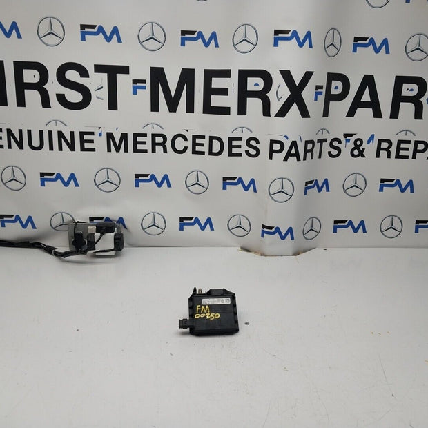 Mercedes W213 W205 W218 W238 W253 Negative Battery Tray Clamp A0009061505FM00250