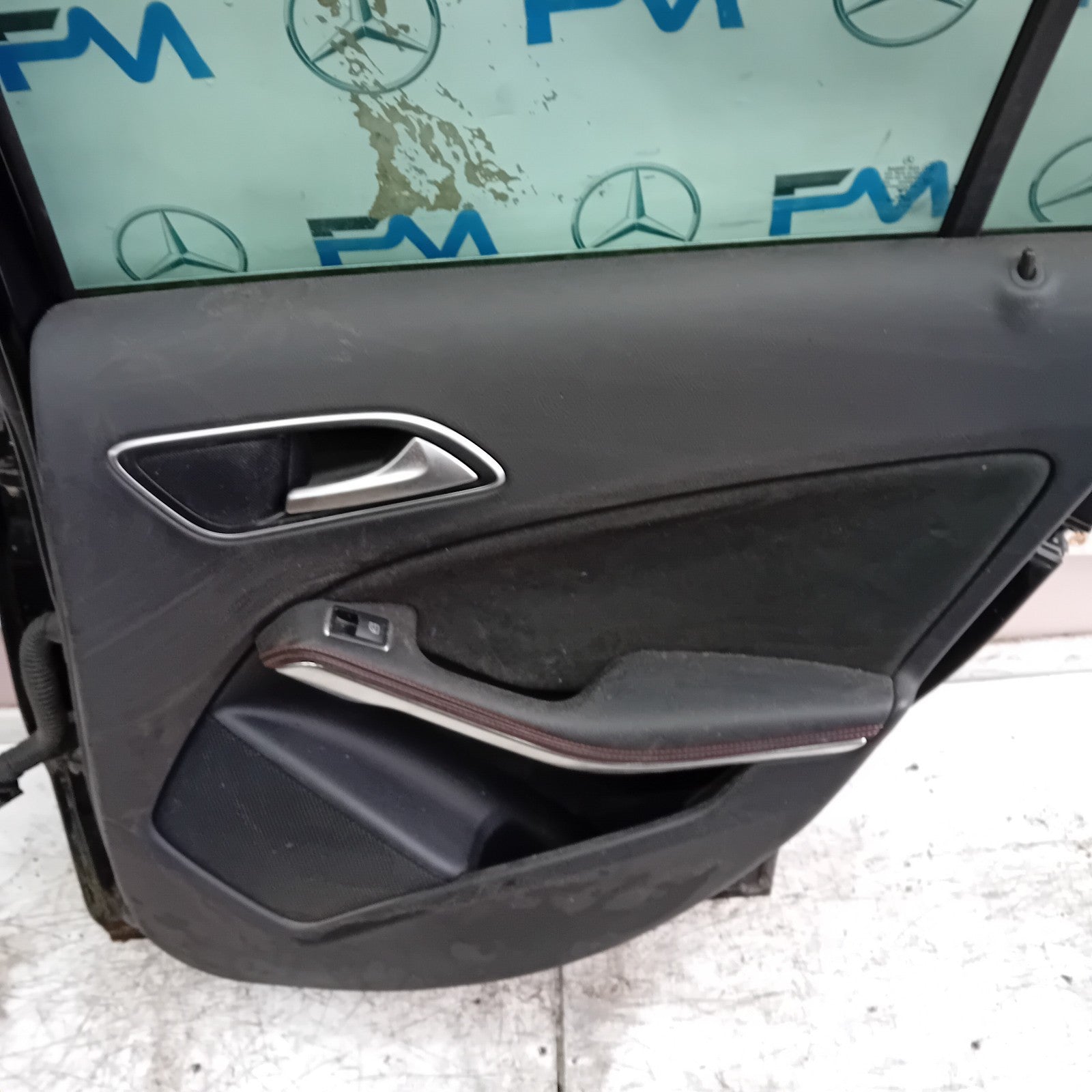 MERCEDES A-CLASS W176 SLN DRIVER REAR DOOR OSR BLACK 2012-18 COMPLETE FMD258