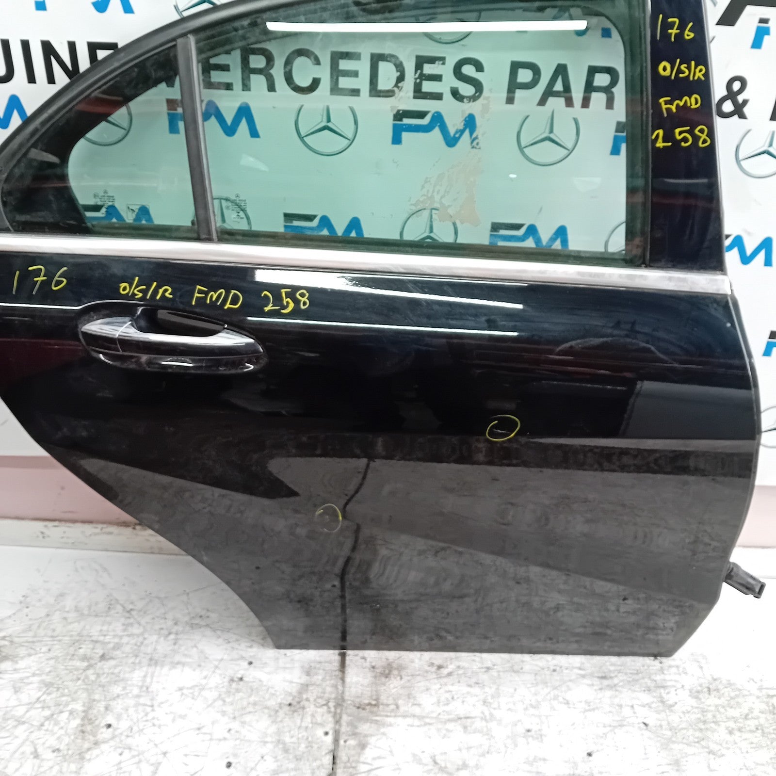 MERCEDES A-CLASS W176 SLN DRIVER REAR DOOR OSR BLACK 2012-18 COMPLETE FMD258