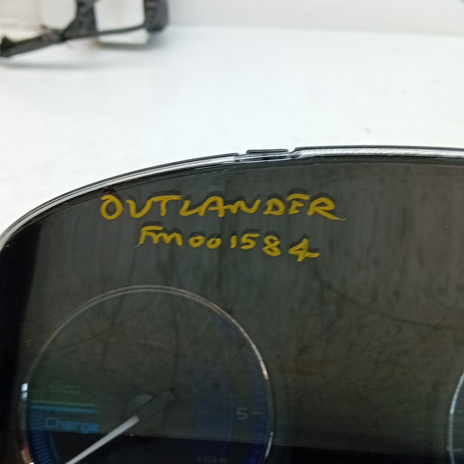 MITSUBISHI OUTLANDER SPEEDOMETER INSTRUMENT CLUSTER  8100C840 FM001584