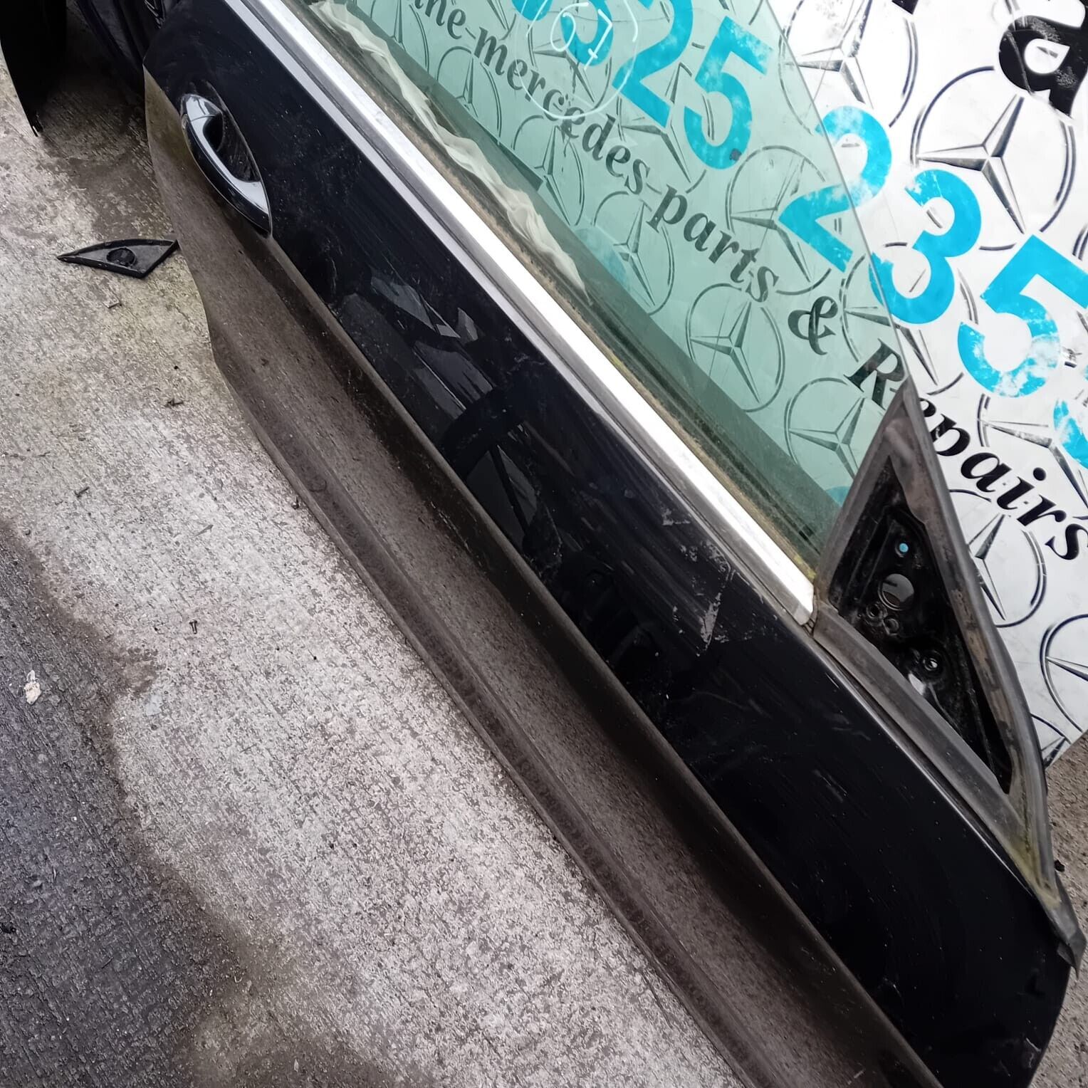 MERCEDES BENZ E-CLASS COUPE  W207  DRIVER SIDE  DOOR ( OFF SIDE )
