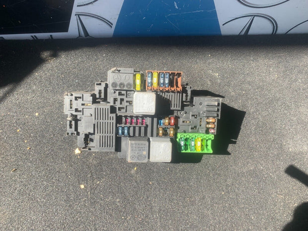 MERCEDES E CLASS FUSEBOX FUSE BOX E 220 D AMG LINE 2.0L Diesel A2139062202 15-2