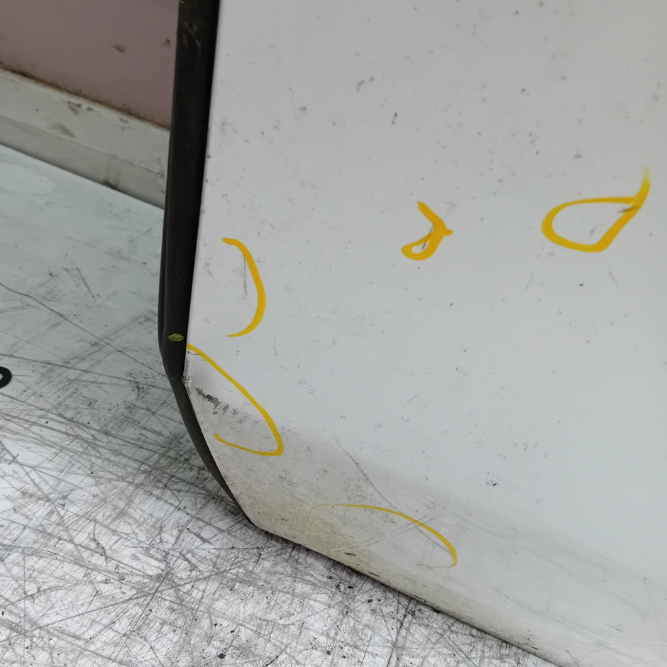 MEECEDS E-CLASS S213 EST PASSENGER REAR DOOR NSR WHITE 2016 ON COMPLETE FMD393