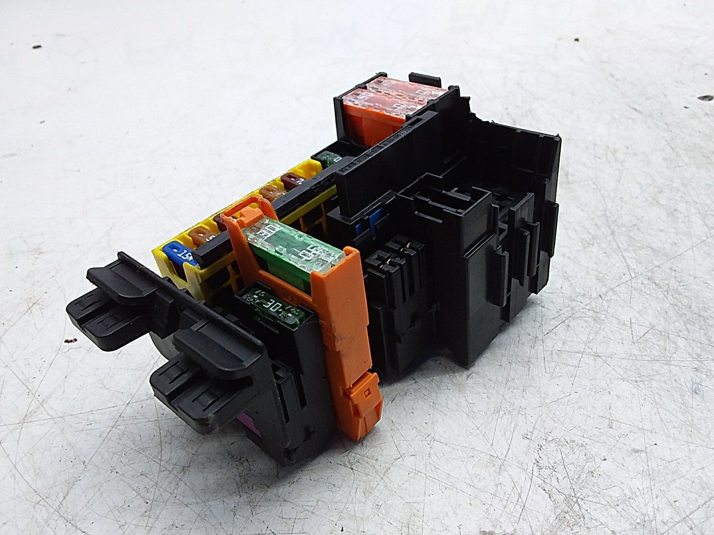 MERCEDES BENZ  C-CLASS W205  FUSE BOX RELAY BOX A2059067200 FMR483
