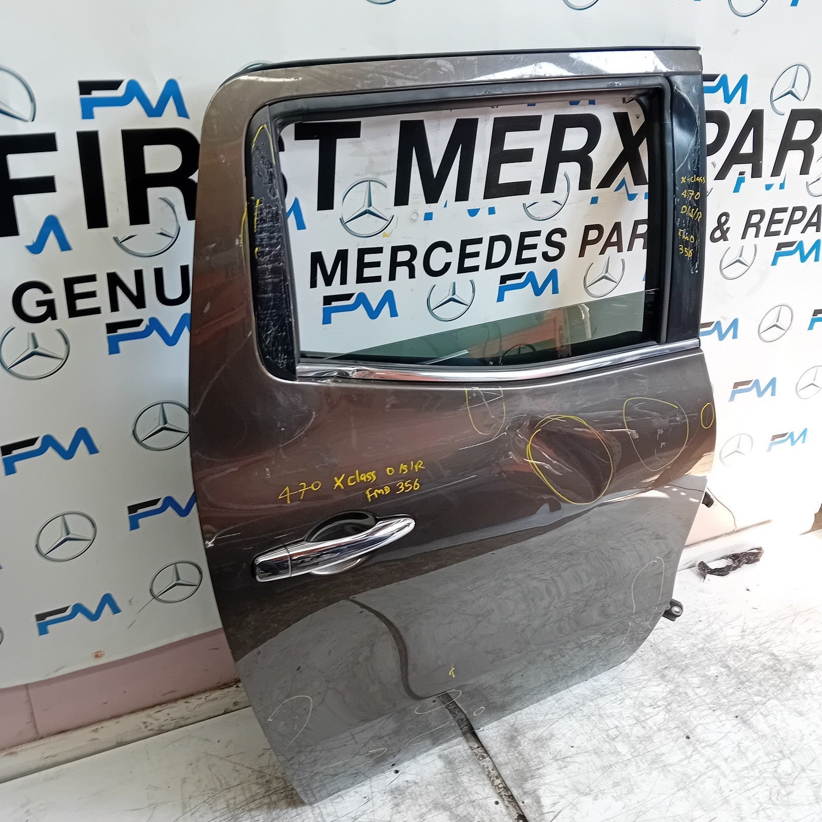 MERCEDES BENZ X-CLASS W470 DRIVER REAR DOOR OSR BROWN COMPLETE FMD356