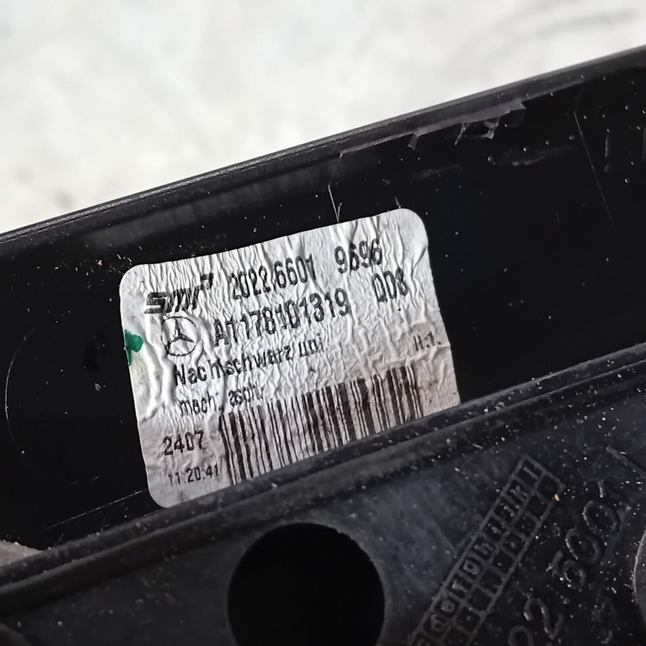 2015- 2019 MERCEDES BENZ CLA W117 PASSENGER SIDE WING MIRROR A1178101319