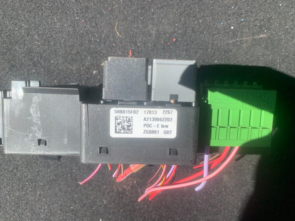 MERCEDES E CLASS FUSEBOX FUSE BOX E 220 D AMG LINE 2.0L Diesel A2139062202 15-2