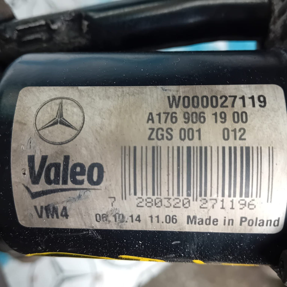 MERCEDES BENZ A-CLASS W176 WINDSCREEN WIPER MOTOR & LINKAGE A1769061900