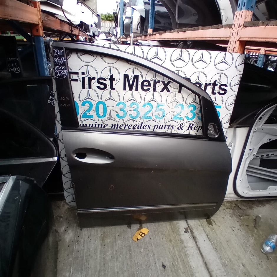 MERCEDES BENZ B-CLASS  W245  DRIVER SIDE FRONT DOOR ( OFF SIDE FRONT )