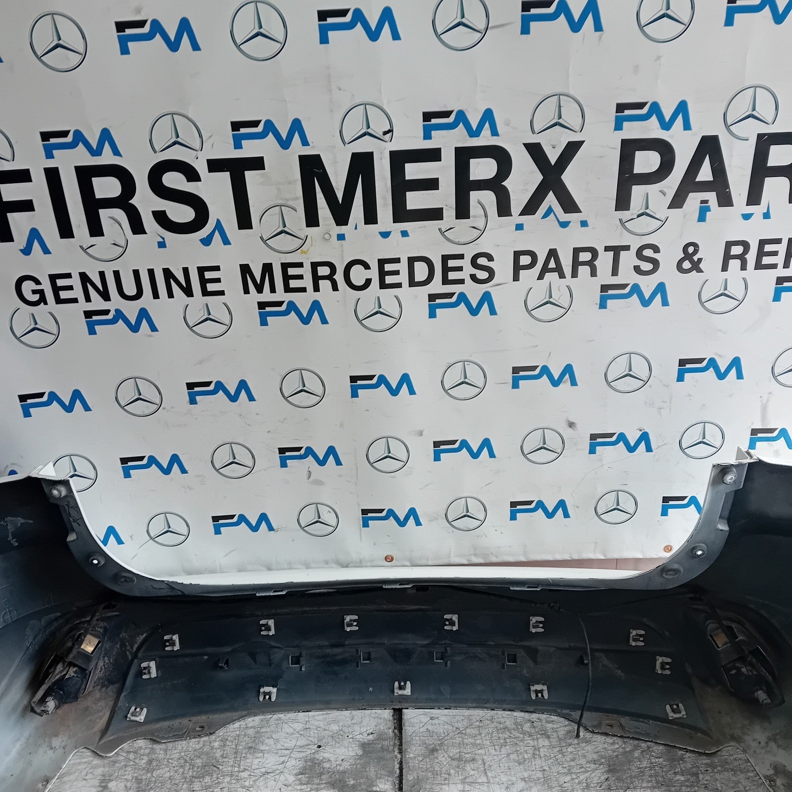 MITSUBISHI OUTLANDER MK3 REAR BUMPER 2013 WHITE COMPLETE 4B45X FMX68