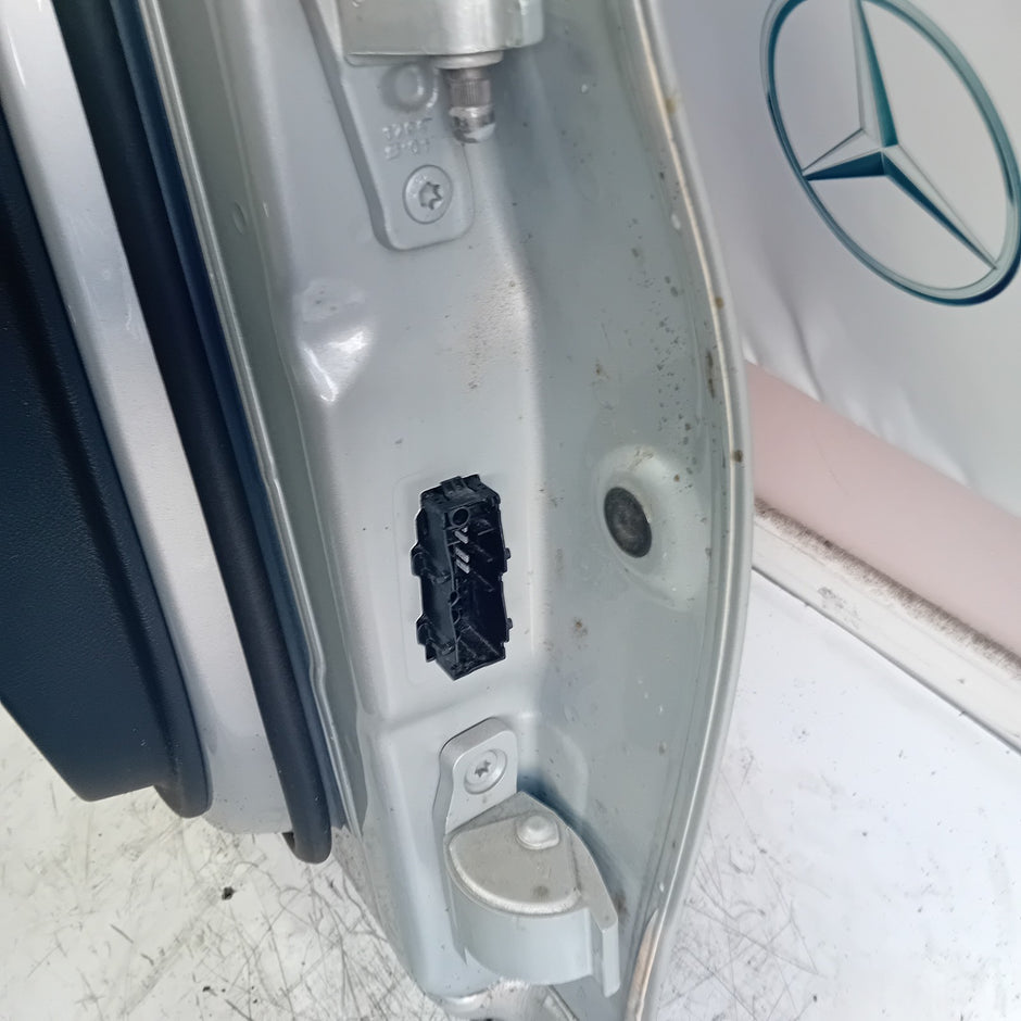 MERCEDES BENZ C-CLASS PASSENGER FRONT DOOR N/S/F SILVER 2014 ON COMPLETE FMD156