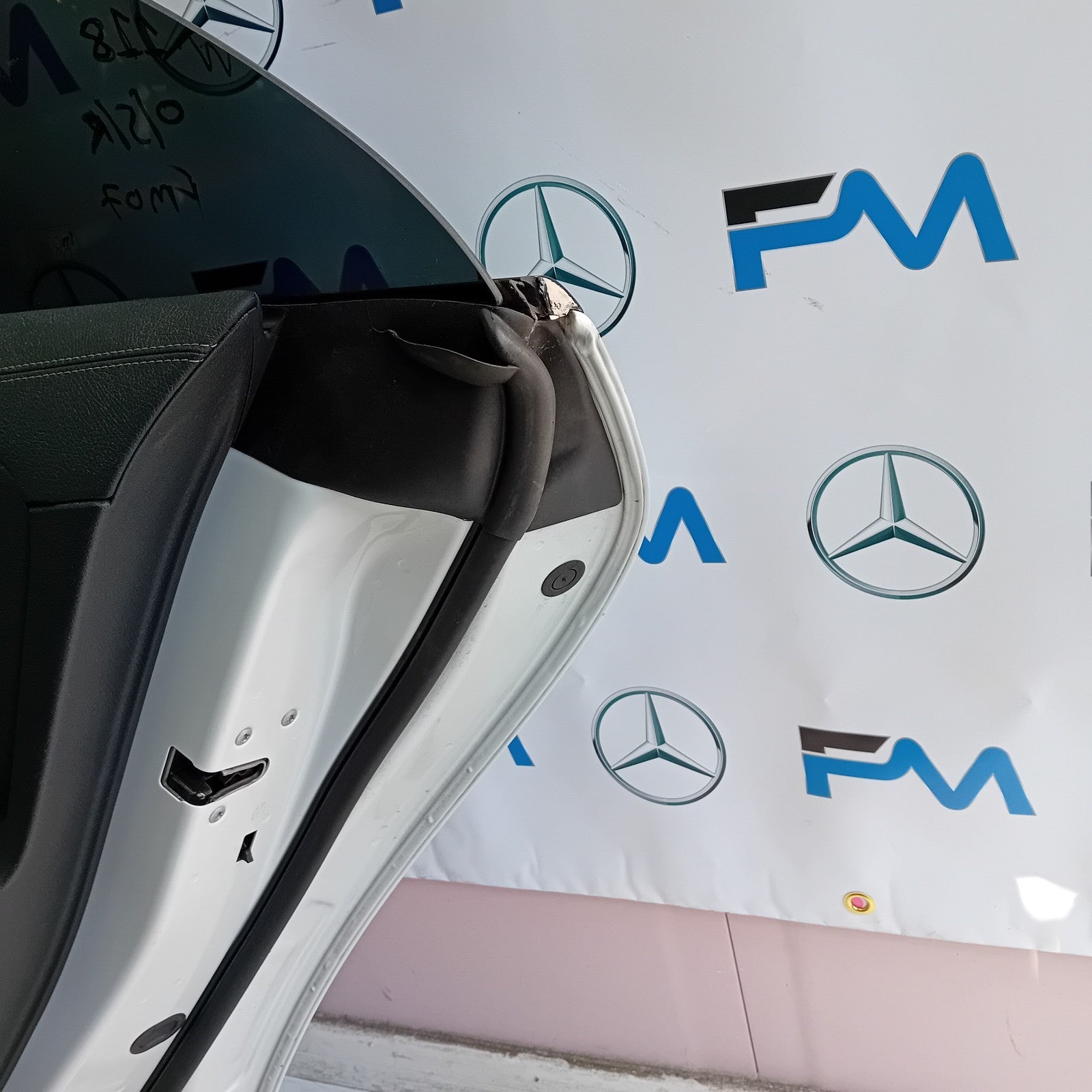 MERCEDES BENZ CLA-CLASS  W118 DRIVER SIDE FRONT DOOR ( OFF SIDE FRONT ) FM07