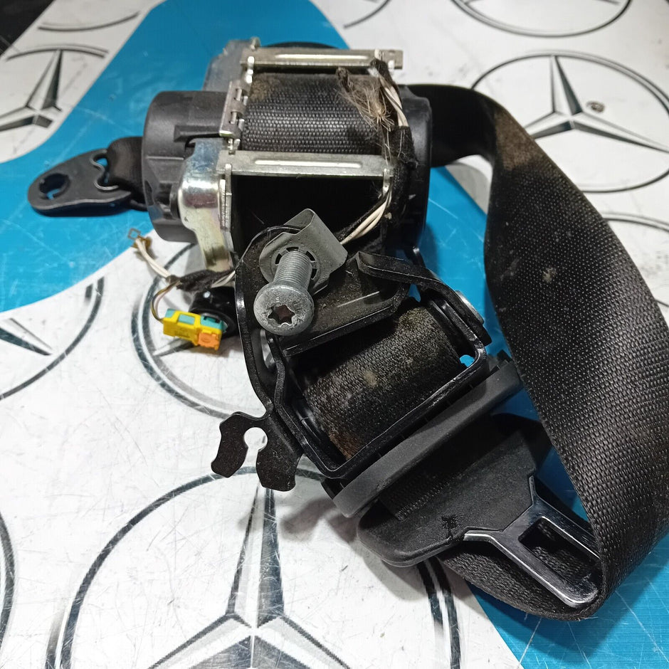 MERCEDES BENZ C-CLASS W205 COUPE PASSENGER SIDE FRONT SEAT BELT A2058605185