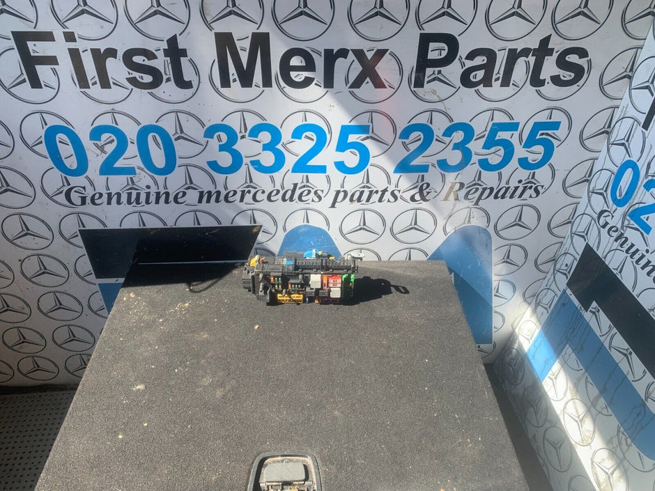 MERCEDES E CLASS FUSE BOX SAM UNIT 2.1 CDI DIESEL A2129009622 W212 2014