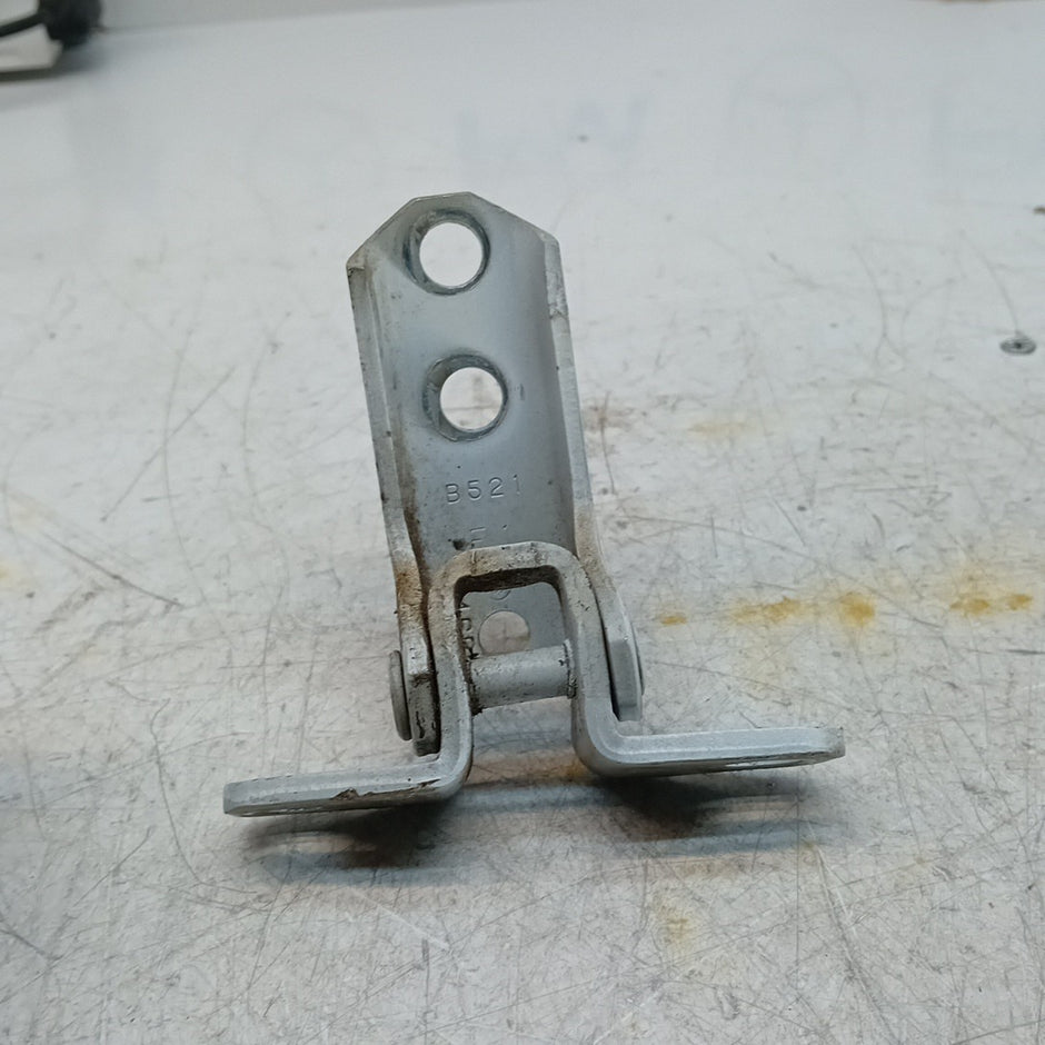 MITSUBISHI OUTLANDER MK3  FRONT DOOR HINGE PANEL A521 A046834 FM001638