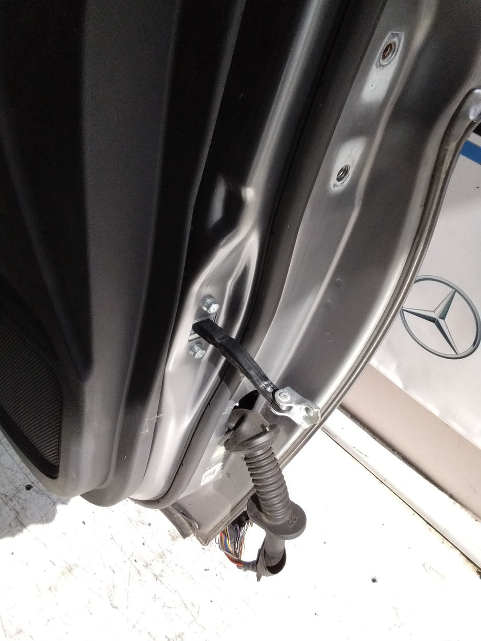 MITSUBISHI OUTLANDER MK3 PASSENGER FRONT DOOR NSF GREY ON COMPLETE FMD310