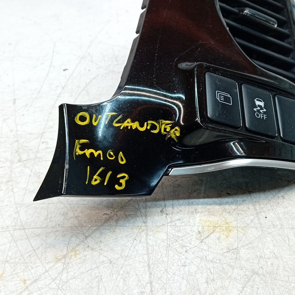 MITSUBISHI OUTLANDER MK3 DASHBOARD AIR VENT + SWITCH 8030A202 FM001613