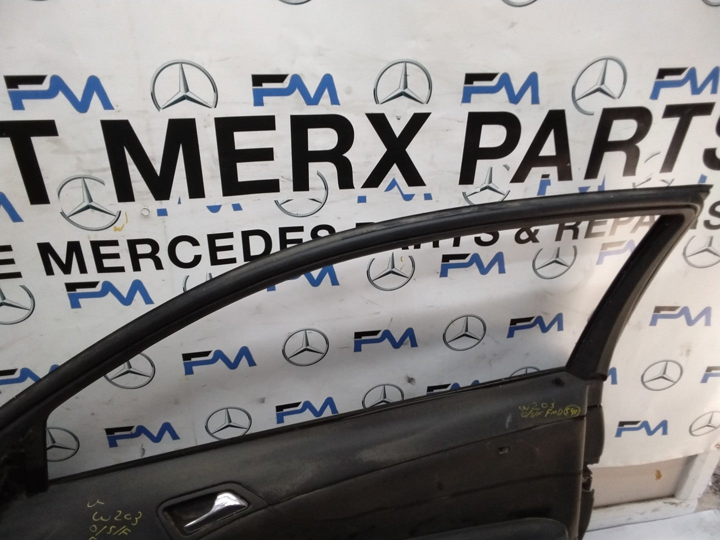 MERCEDES C-CLASS W203 SLN DRIVER FRONT DOOR OSF BLACK 2001-04 FMD541