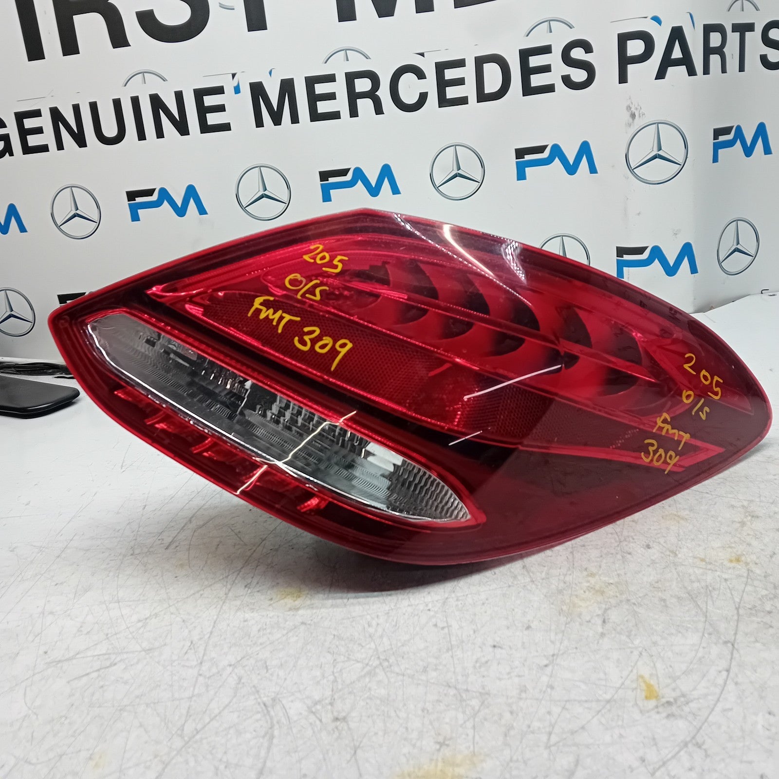 MERCEDES C-CLASS W205 DRIVER SIDE RIGHT REAR TAIL LIGHT 2014 A2059061257 FMT309
