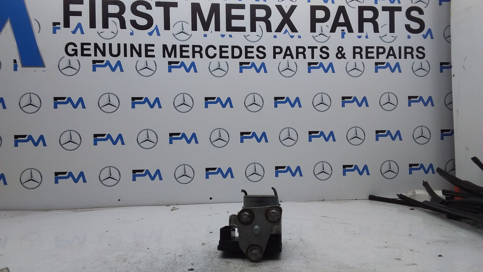 MERCEDES BENZ GLC X253 ABS PUMP CONTROL MODULE 2.1 CDI A2539011400 FMR414