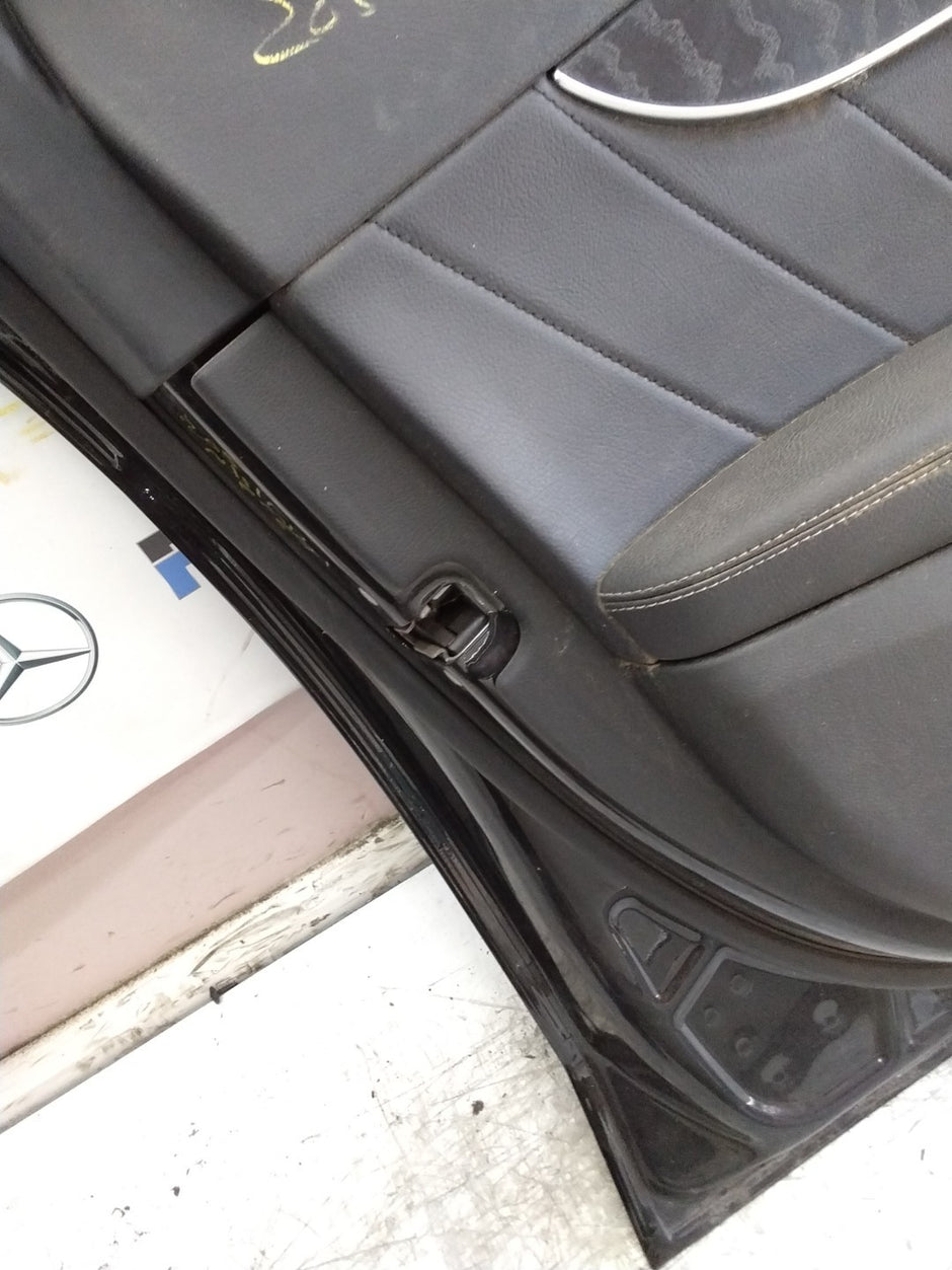 MERCEDES C-CLS W205 SLN PASSENGER FRONTDOOR NSF BLACK 2014-2021 COMPLETE FMD575