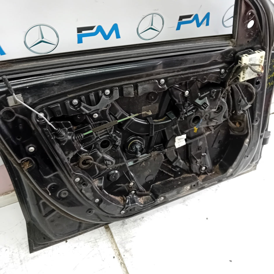 MERCEDES BENZ C-CLASS W205 PASSENGER SIDE FRONT DOOR N/S/F  BLACK FMD130