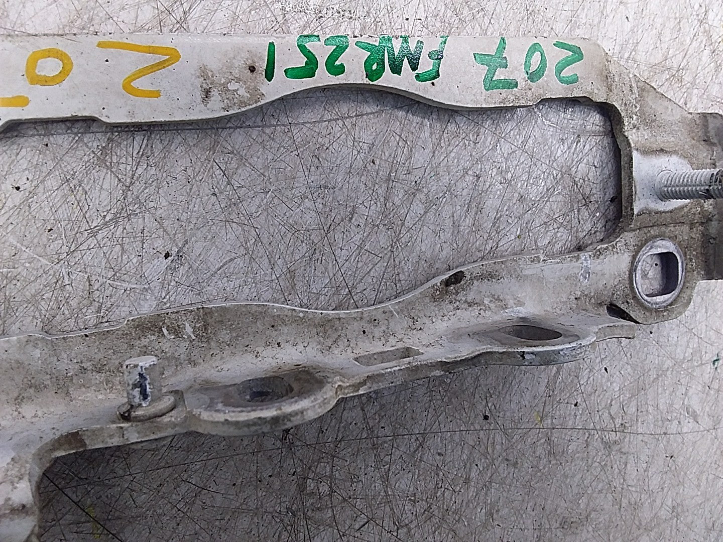 MERCEDES E-CLS W207 FRONT RIGHT BONNET HINGE FMR251