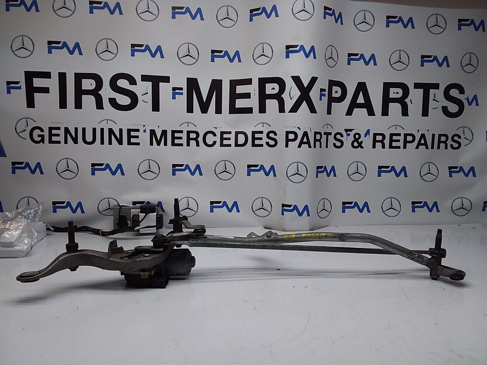 MERCEDES E-CLASS 2016 W213 A2138200740 FRONT WIPER MOTOR  FM00183