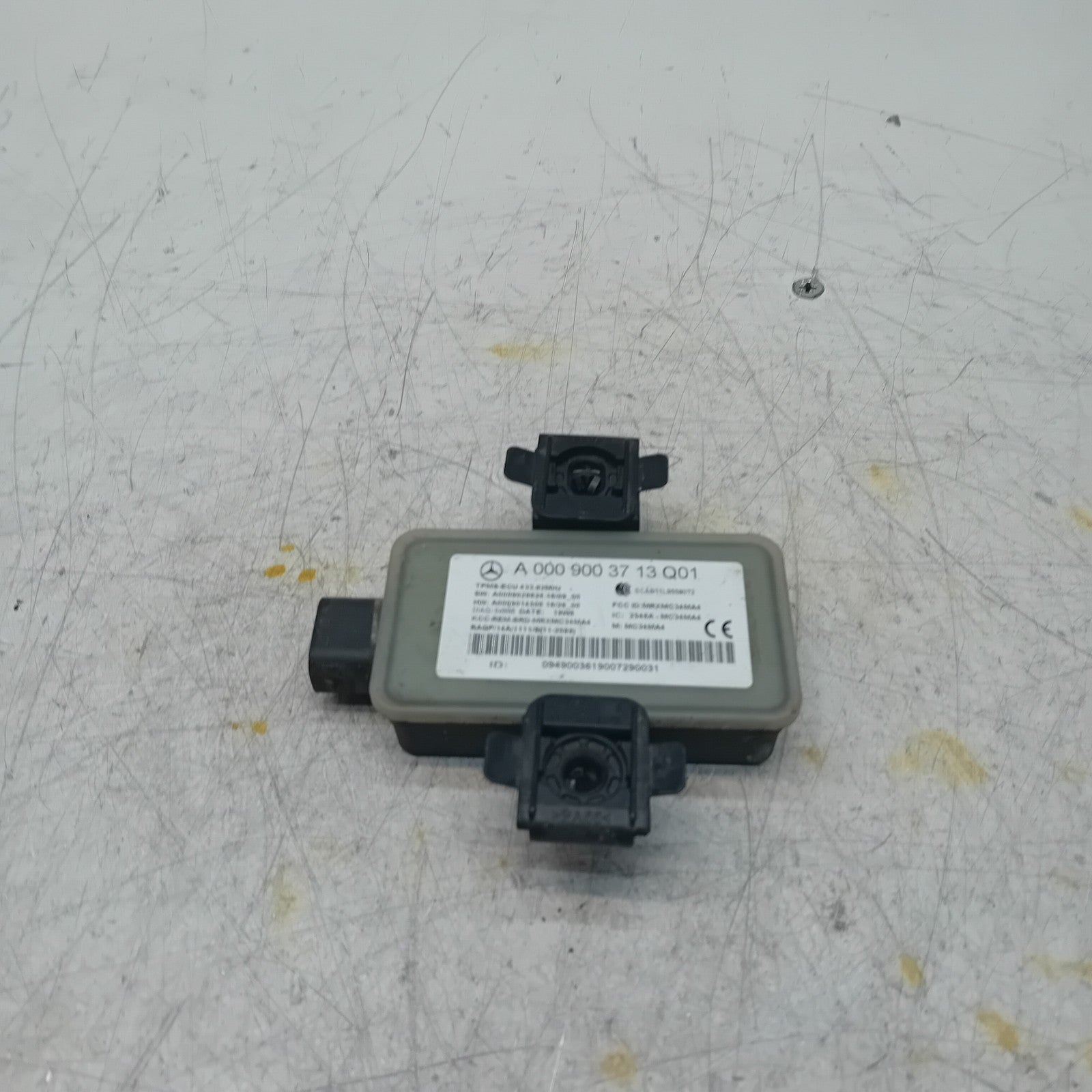 MERCEDES BENZ  E-CLASS W213 TYRE PRESSURE MONITORING SENSOR A0009003713 FM001509