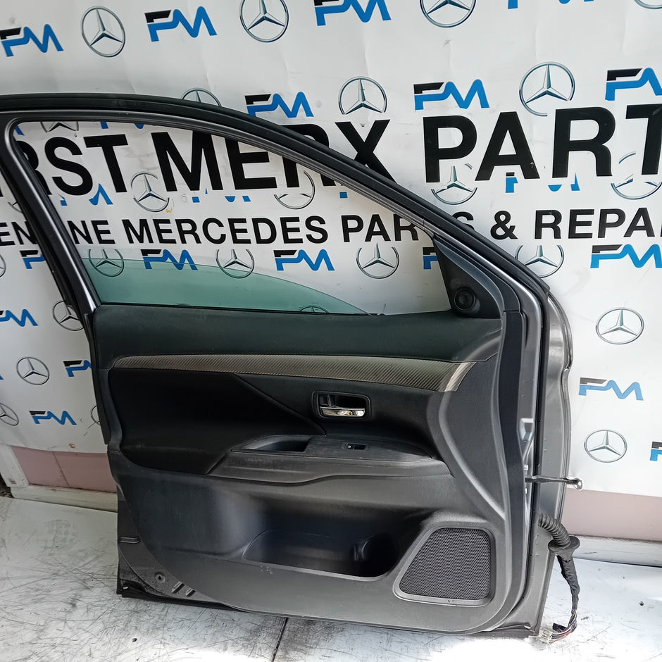 MITSUBISH OUTLANDER MK3 PASSENGER FRONT DOOR NSF GREY 2013 COMPLETE FMD189