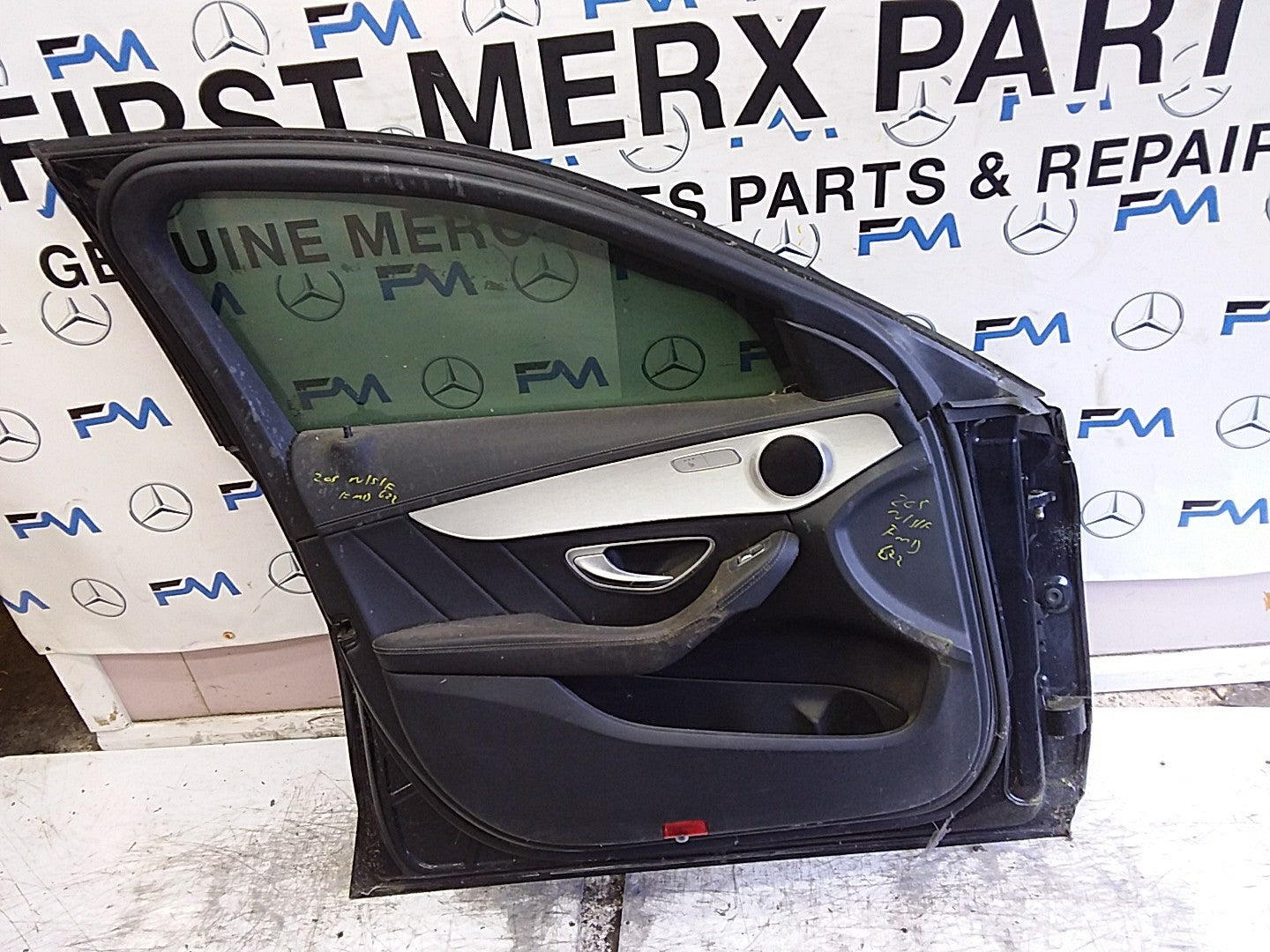 MERCEDES C-CLASS W205 SLN PASSENGER FRONT DOOR NSF BLACK 2014-21 COMPLETE FMD622