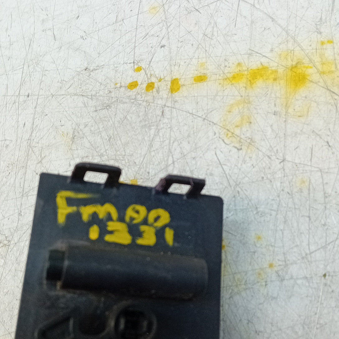 MERCEDES BENZ FUEL FILLER FLAP LOCKING MOTOR A0008207703 FM001331