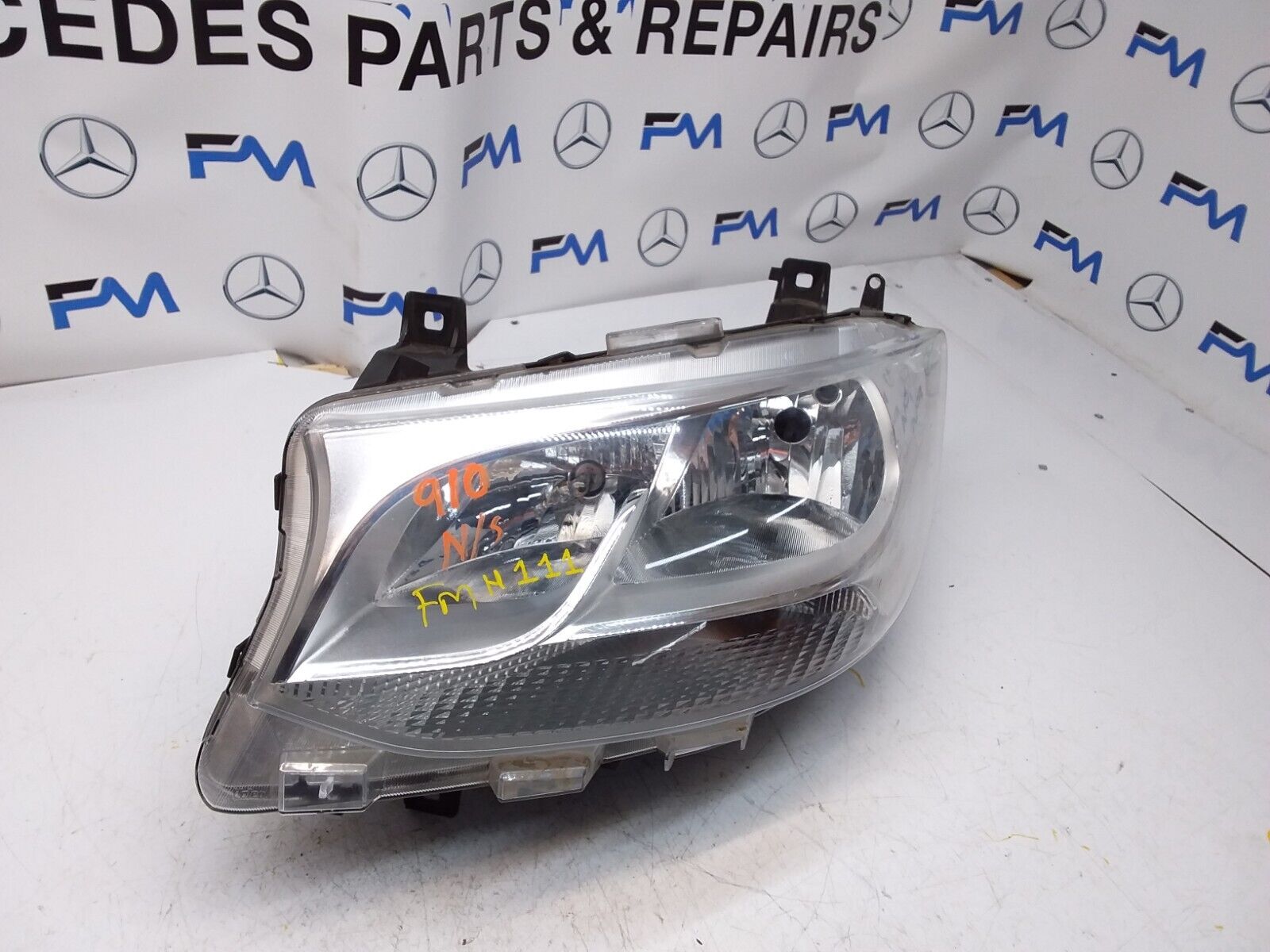 2018 MERCEDES VS30 W910 HEADLIGHT PASSENGER NS A9109060200 FMH111