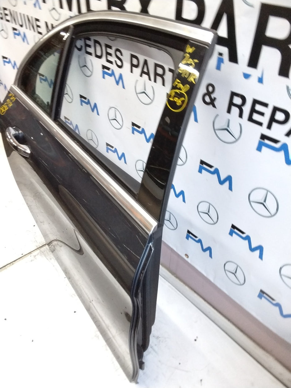 MERCEDES BENZ  C-CLASS W2O5 DRIVER SIDE REAR DOOR O/S/R COMPLETE GREY FMD106