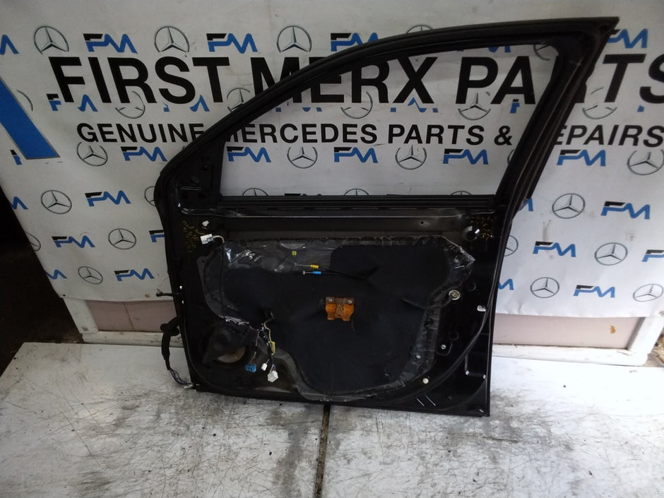 MITSUBISHI OUTLANDER DRIVER FRONT DOOR OSF BLACK  FMD583