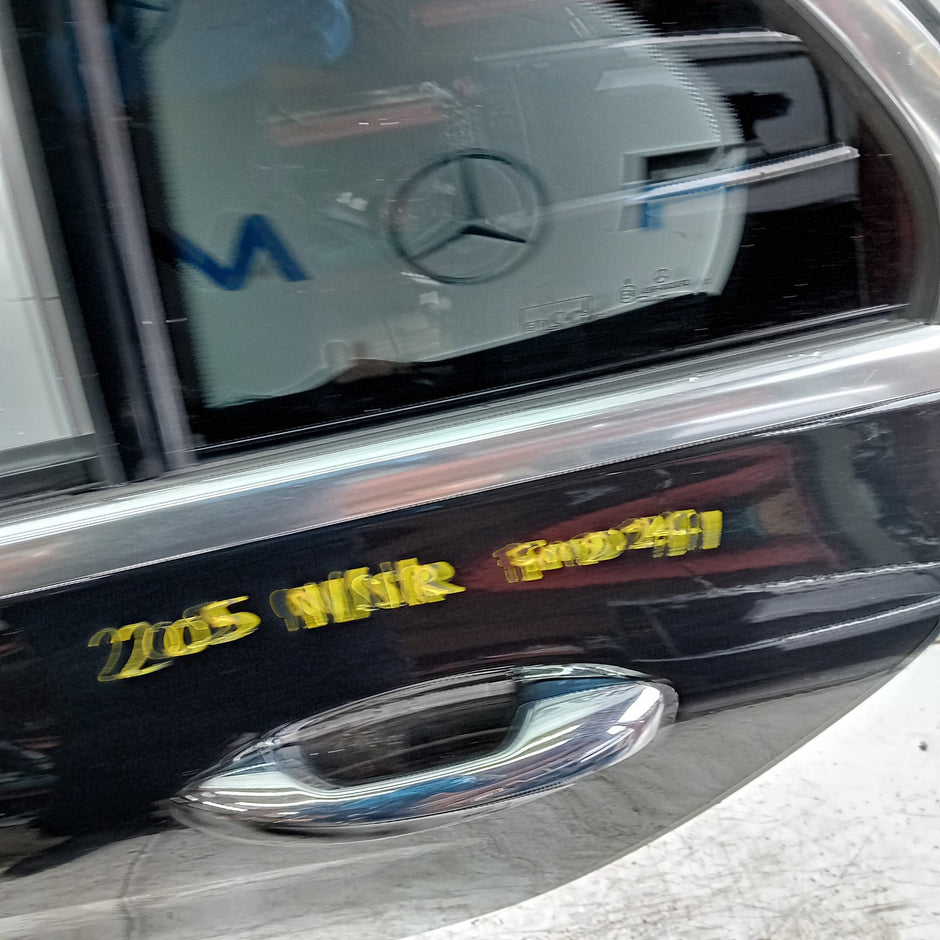 MERCEDES C-CLASS W205 SLN PASSENGER REAR DOOR NSR BLACK 2014 ON COMPLETE FMD241