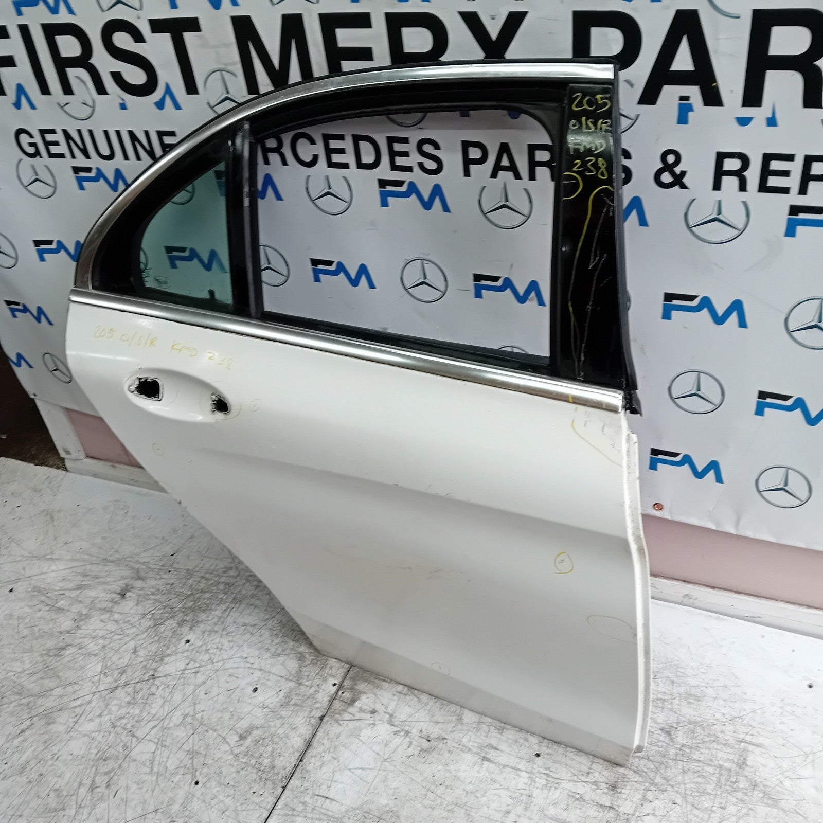 MERCEDES C-CLASS W205 SALOON DRIVER REAR DOOR OSR WHITE 2014ON COMPLETE FMD238