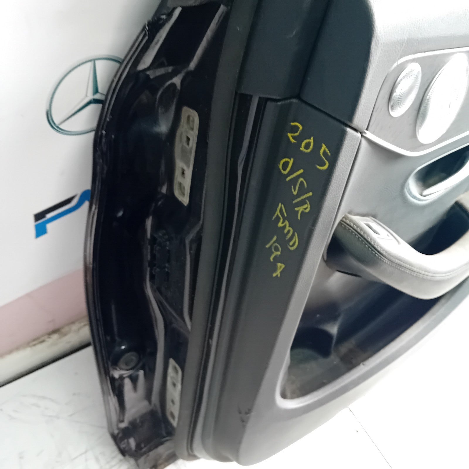MERCEDES C-CLASS W205 SALOON DRIVER REAR DOOR OSR BLACK 2014 ON COMPLETE FMD194