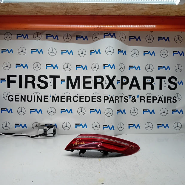 MERCEDES E-CLASS W238 2017 REAR DRIVER O/S TAIL LIGHT A2389062101 FMT62