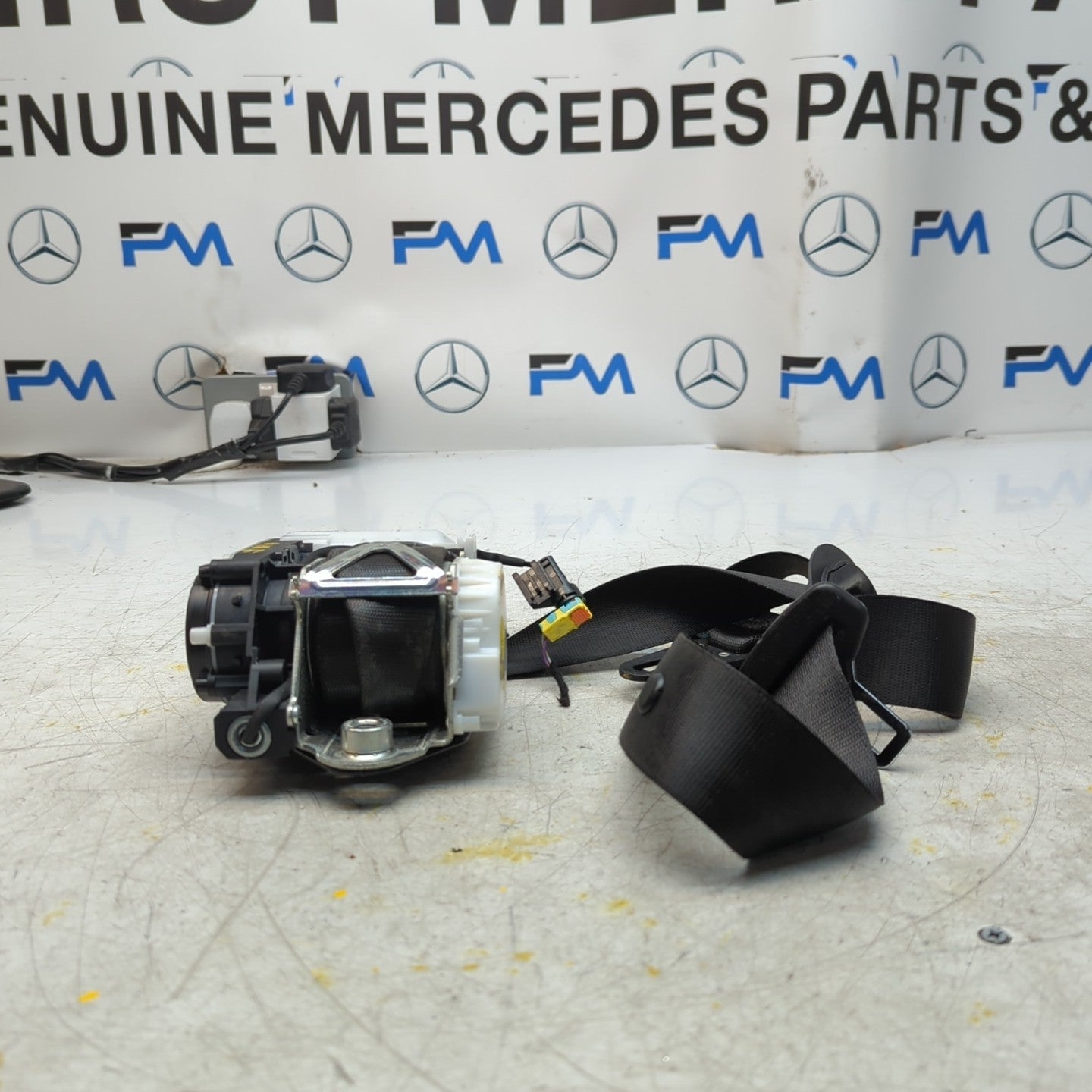 MERCEDES E-CLASS W213 FRONT PASSENGER SIDE SEAT BELT BLACK A2138605500 FM001373