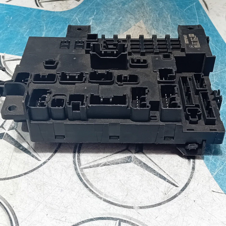 MITSUBISHI OUTLANDER FUSE RELAY BOX 8637B687 MK3 2016 - 2021