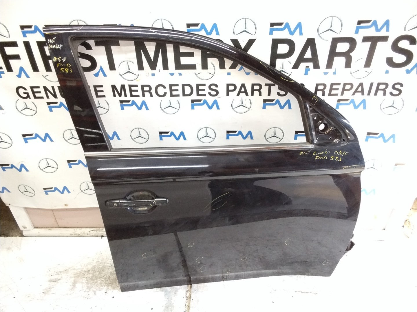 MITSUBISHI OUTLANDER DRIVER FRONT DOOR OSF BLACK  FMD583