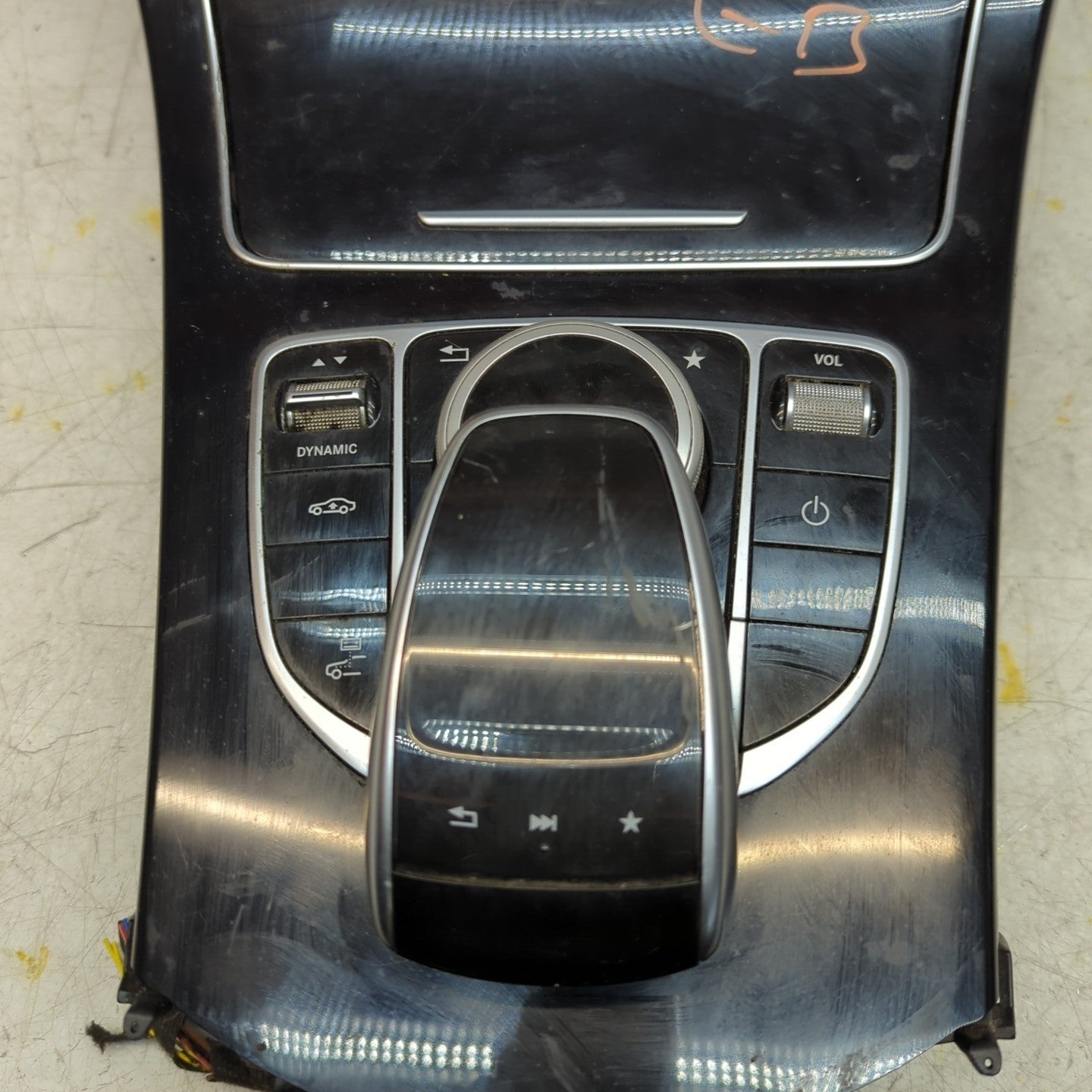  MERCEDES E-CLASS W205 CENTRE CONSOLE + 3 AIR VENT A2054402324 FM001405