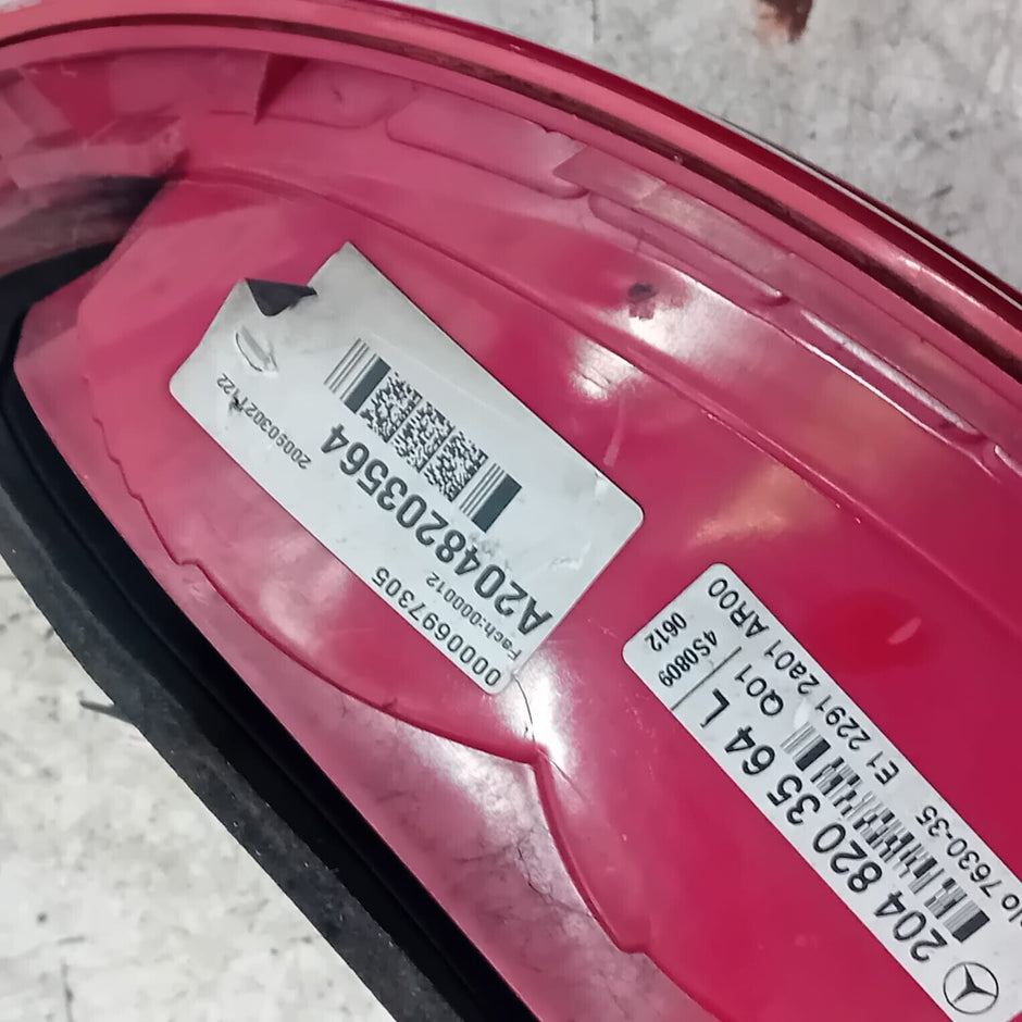 MERCEDES BENZ C-CLASS ESTATE S204 REAR PASSENGER SIDE TAIL LIGHT A2048203564