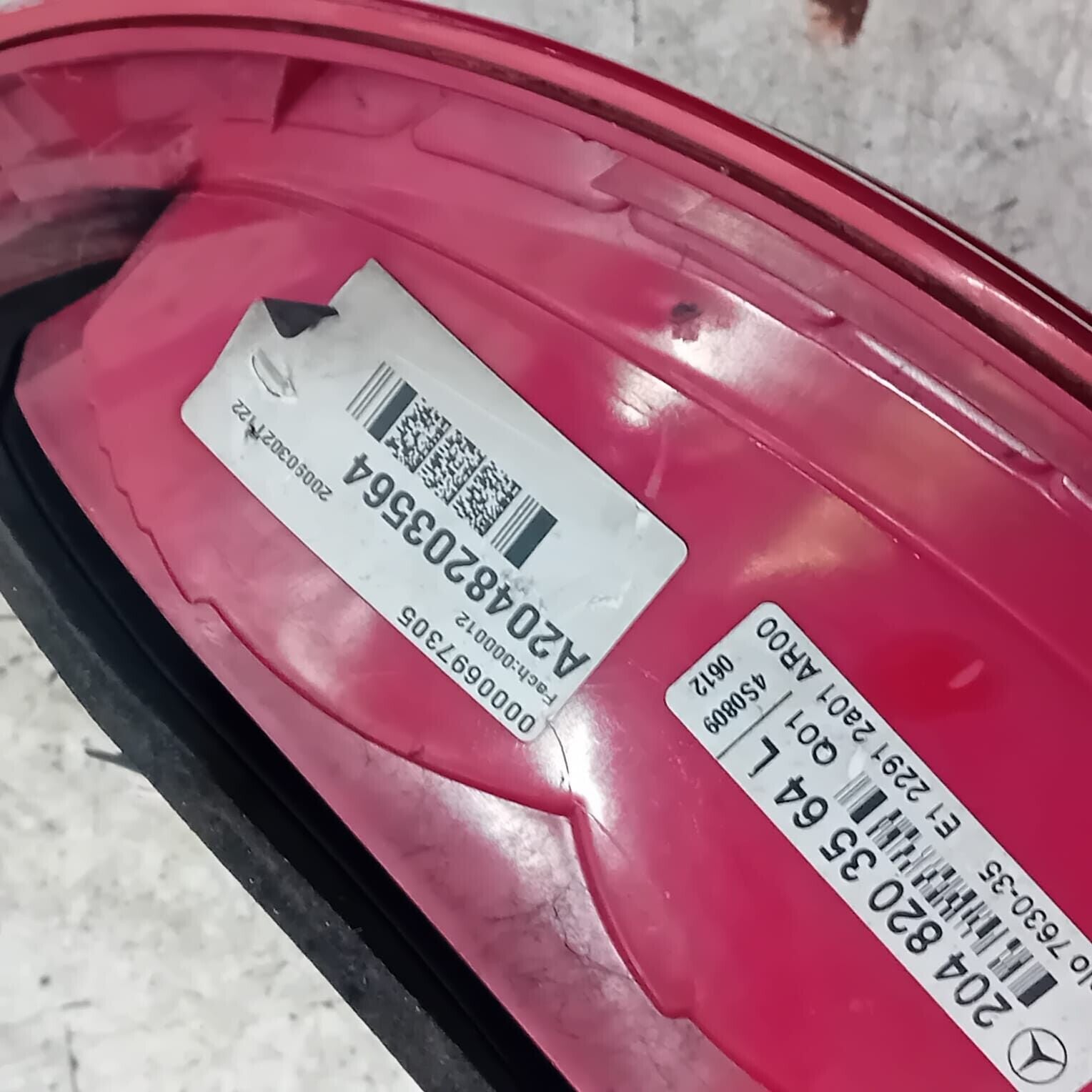 MERCEDES BENZ C-CLASS ESTATE S204 REAR PASSENGER SIDE TAIL LIGHT A2048203564