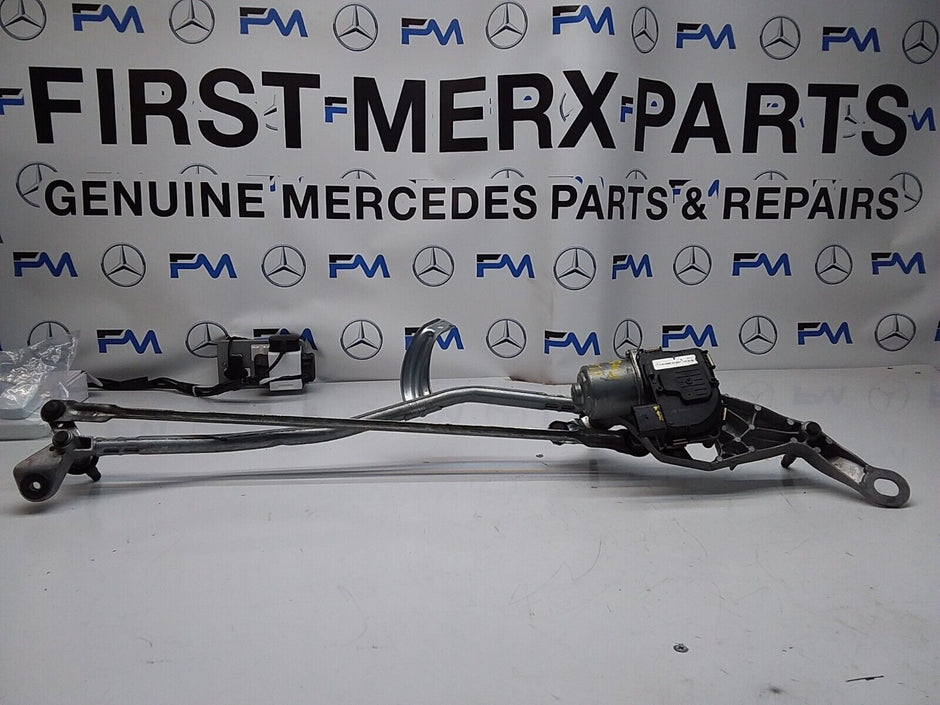 MERCEDES E-CLASS 2019 W213 A2138207403 FRONT WIPER MOTOR  FM00176