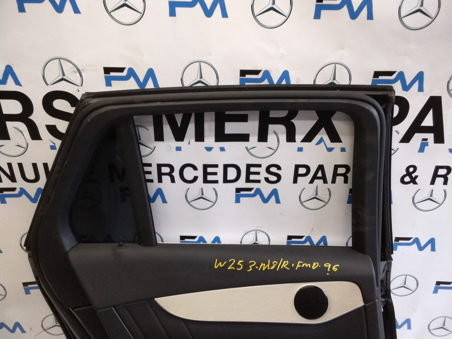MERCEDES BENZ  GLC W253 PASSENGER SIDE REAR DOOR N/S/R COMPLETE BLACK FMD96